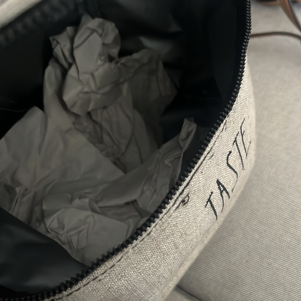 Rae Dunn TASTE Embroidered Canvas Lunch Bag - Natural. - Picture 2 of 3